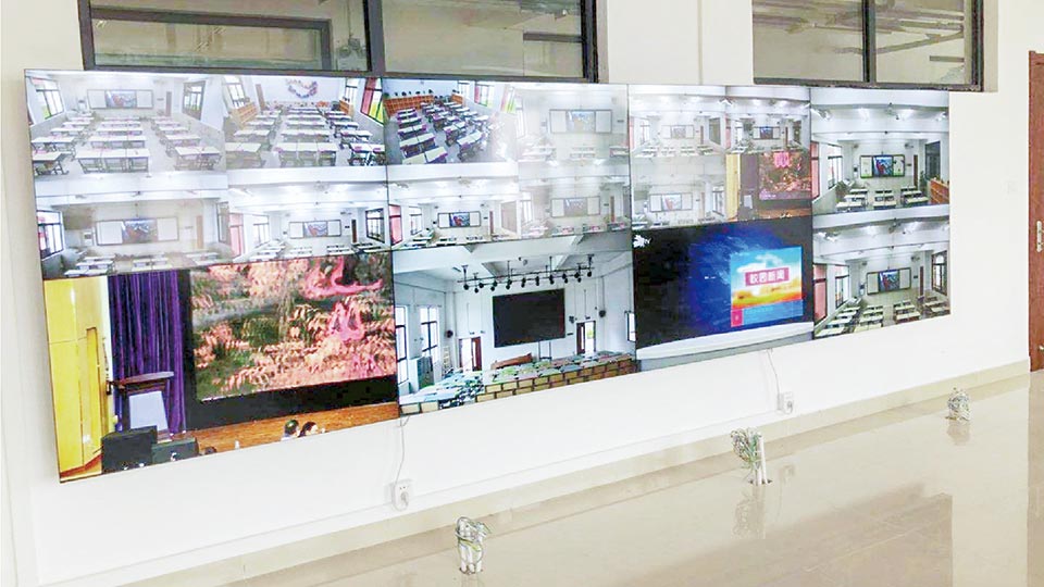 新疆阿勒泰地區第二高級中學常態化錄播